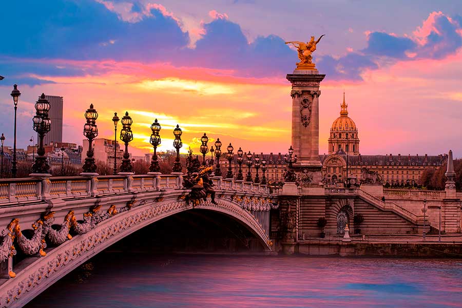 Мост Александра III во Франции, ПМЖ которой могут получить иностранцы