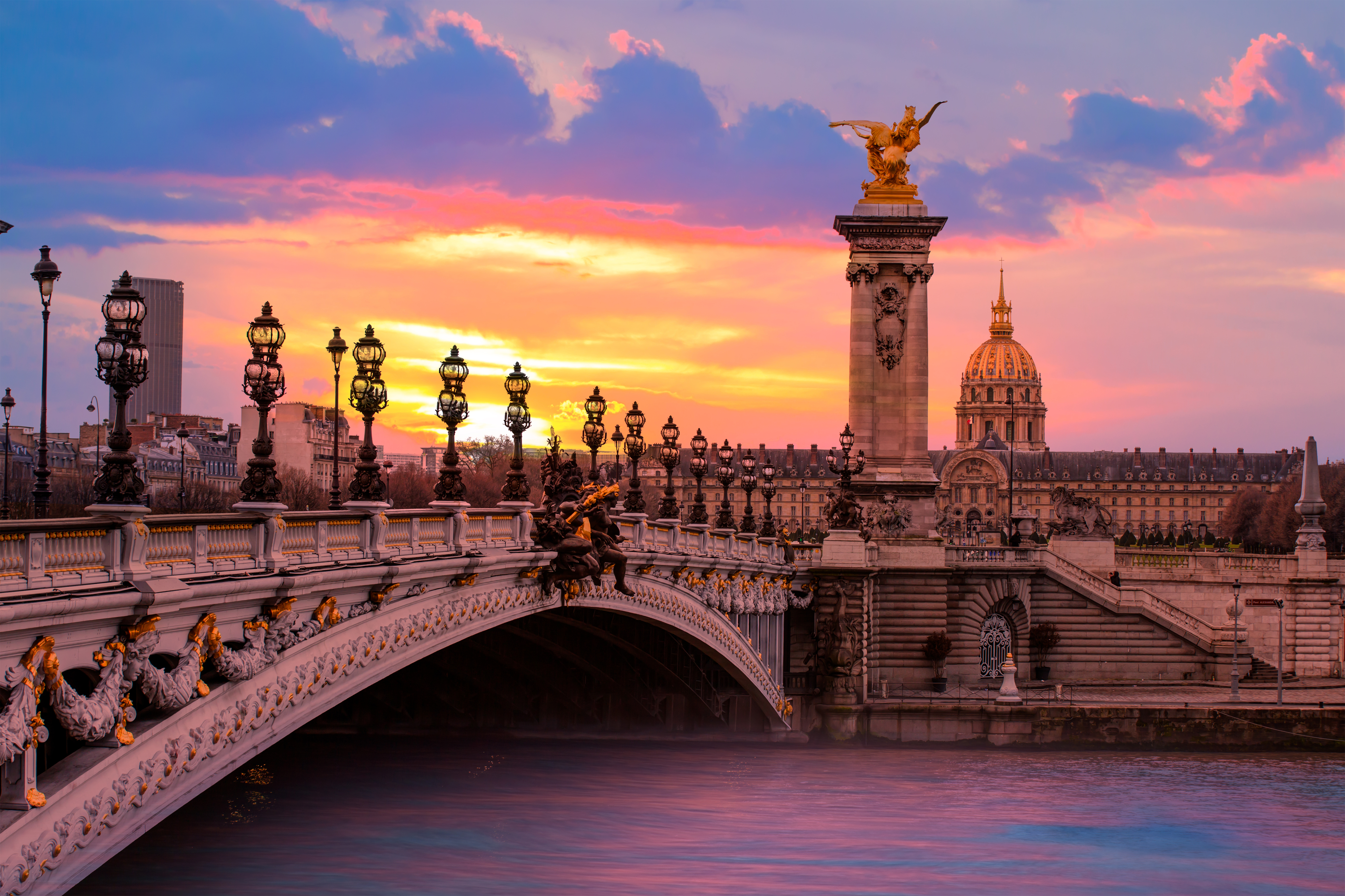 Мост Александра III во Франции, ПМЖ которой могут получить иностранцы