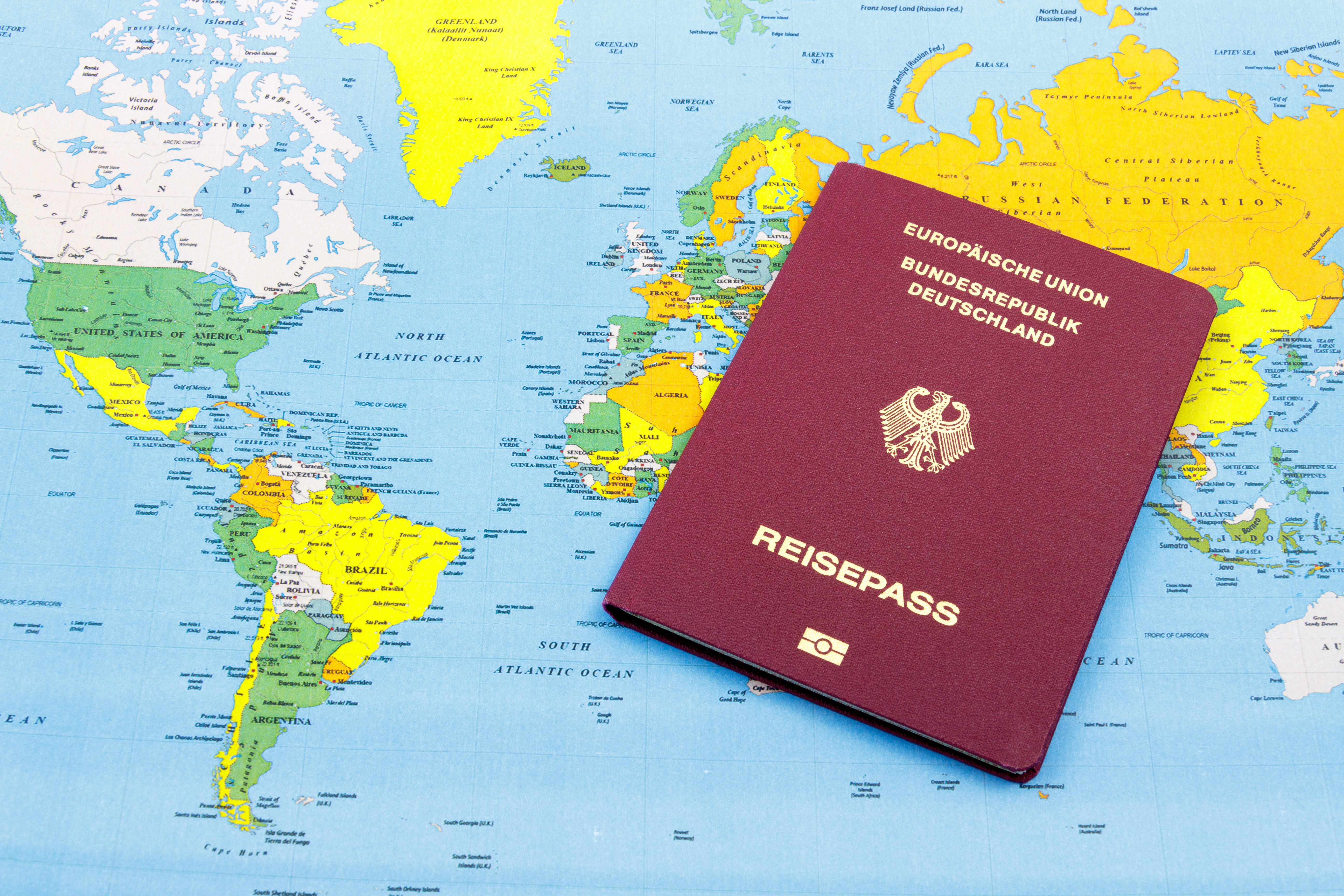 Немецкий паспорт, который могут оформить иностранцы