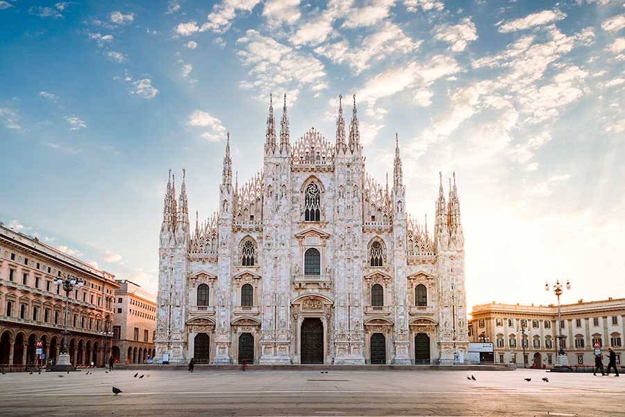 Миланский собор в Италии, стране, куда можно переехать на ПМЖ из России