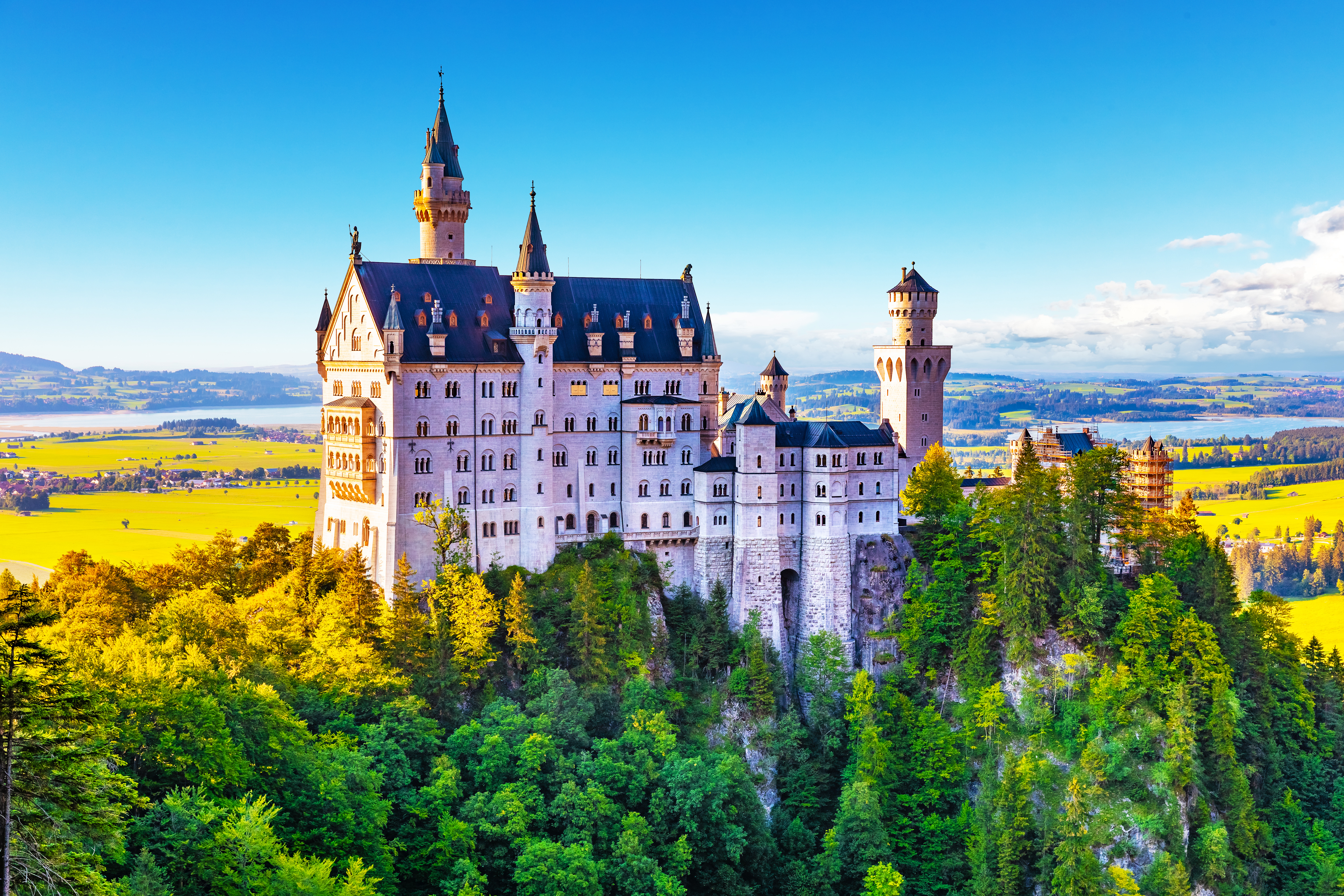 Замок Нойшванштайн в Германии, ВНЖ которой могут получить иностранцы