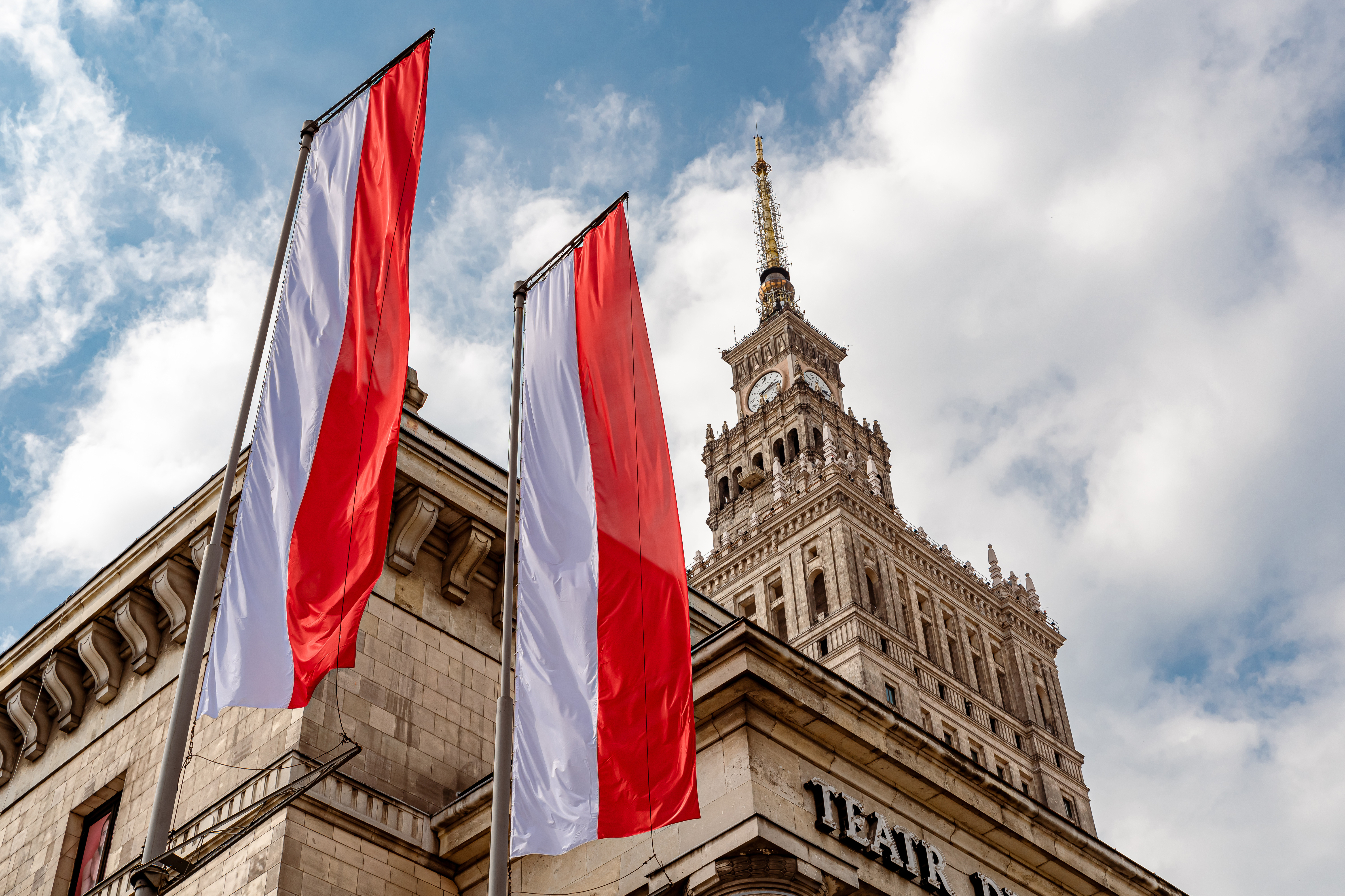 Флаги Польши, страны, где иностранцы могут получить Карту поляка