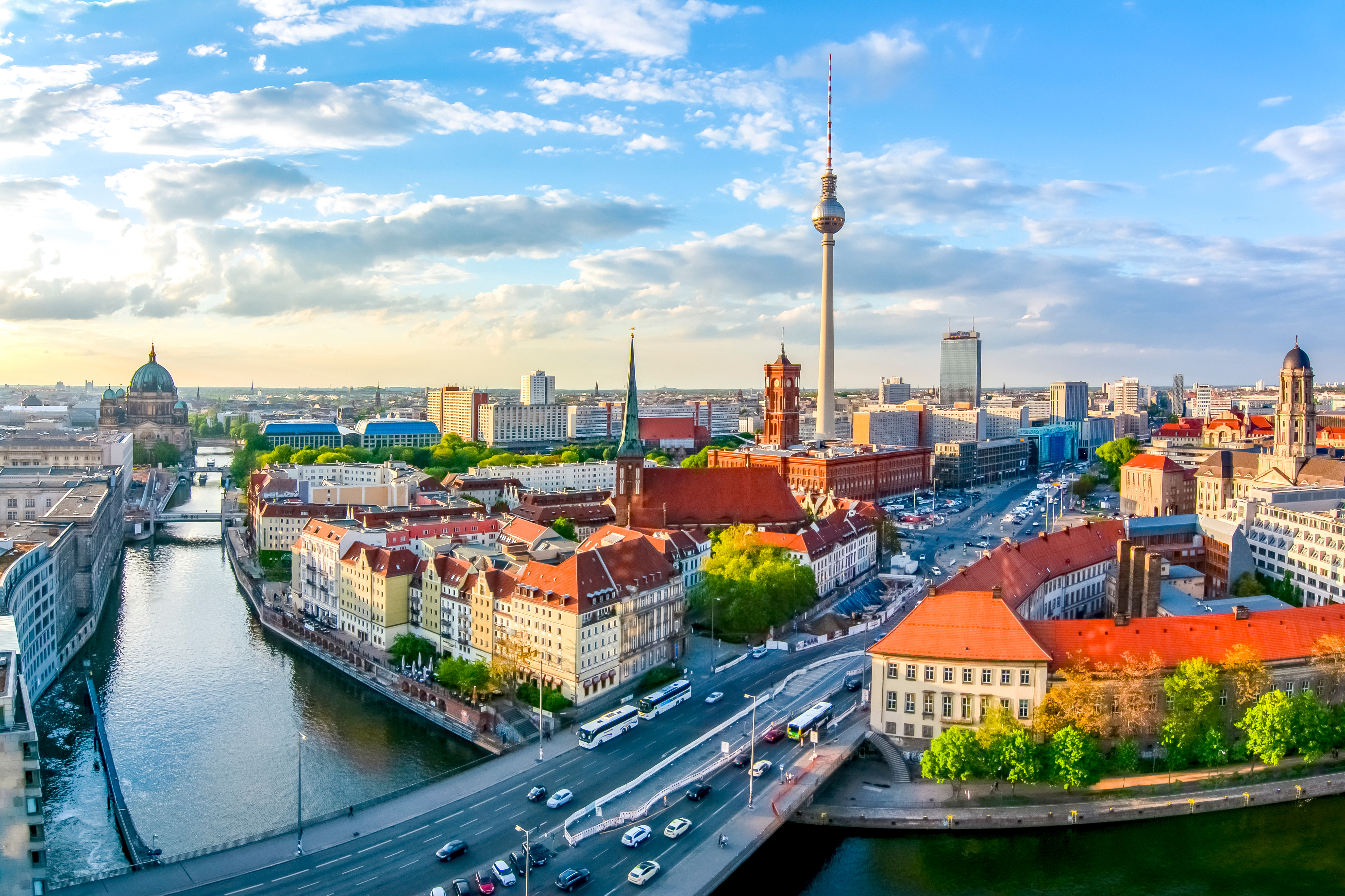 Берлин, столица Германии, куда иностранцам можно переехать